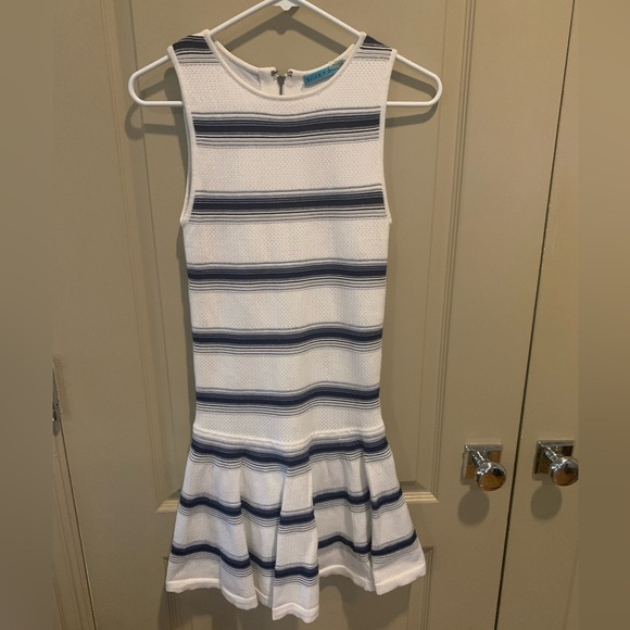 Alice + Olivia Dresses & Skirts - Alice + Olivia Sleeveless Dress XS